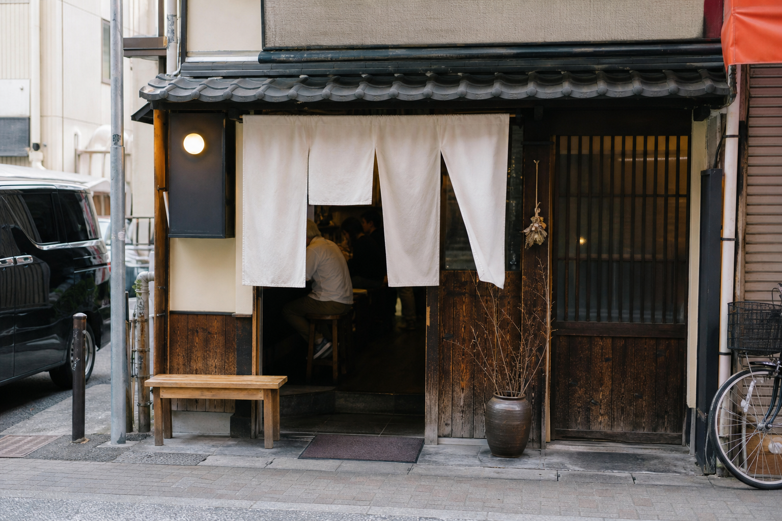 大阪・心斎橋エリアの路面に面したラーメン店の外観イメージ